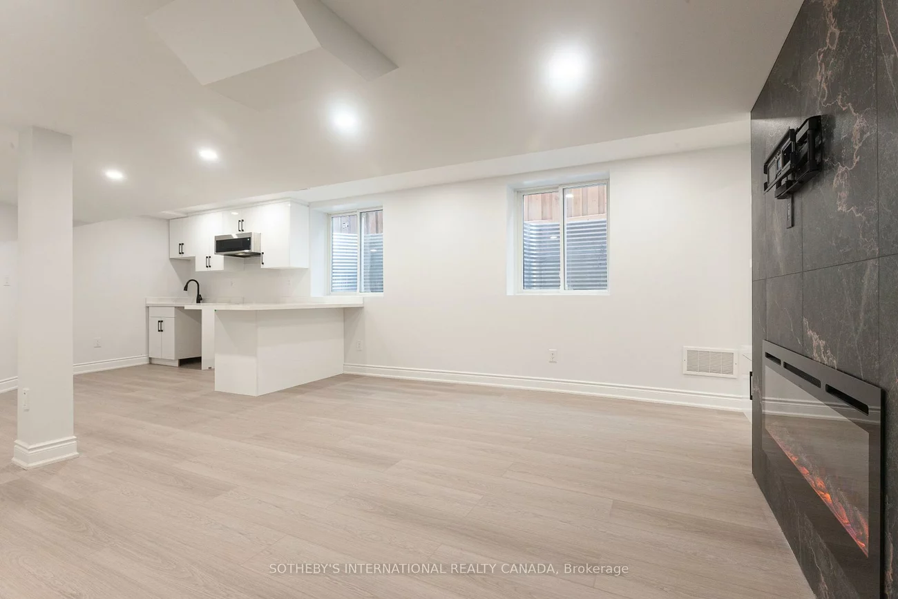 1182, Blueheron, East Credit, Mississauga