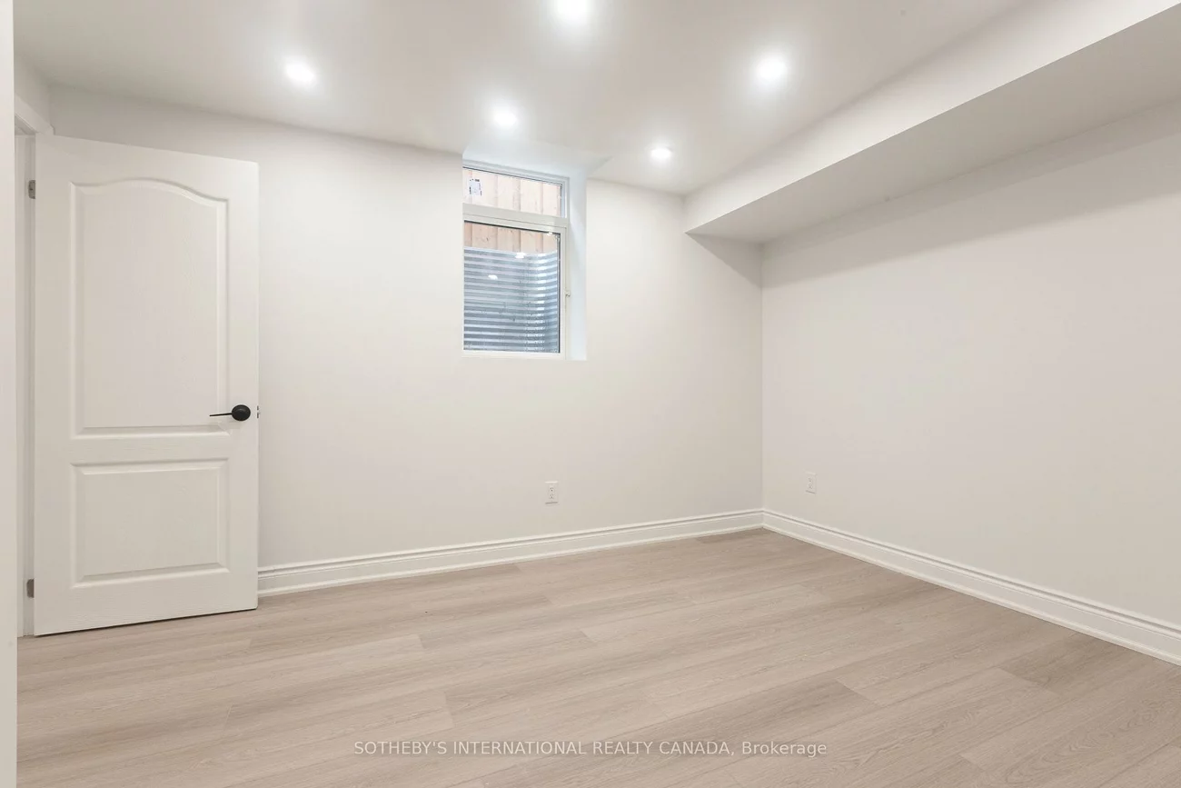 1182, Blueheron, East Credit, Mississauga