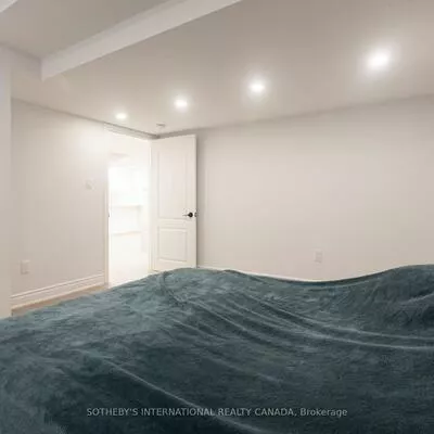 1182, Blueheron, East Credit, Mississauga