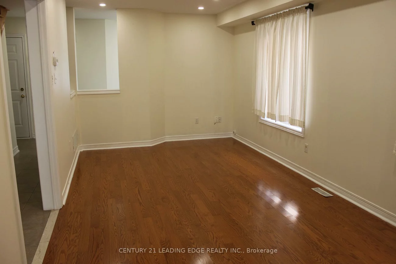 424, Oaktree, Meadowvale Village, Mississauga