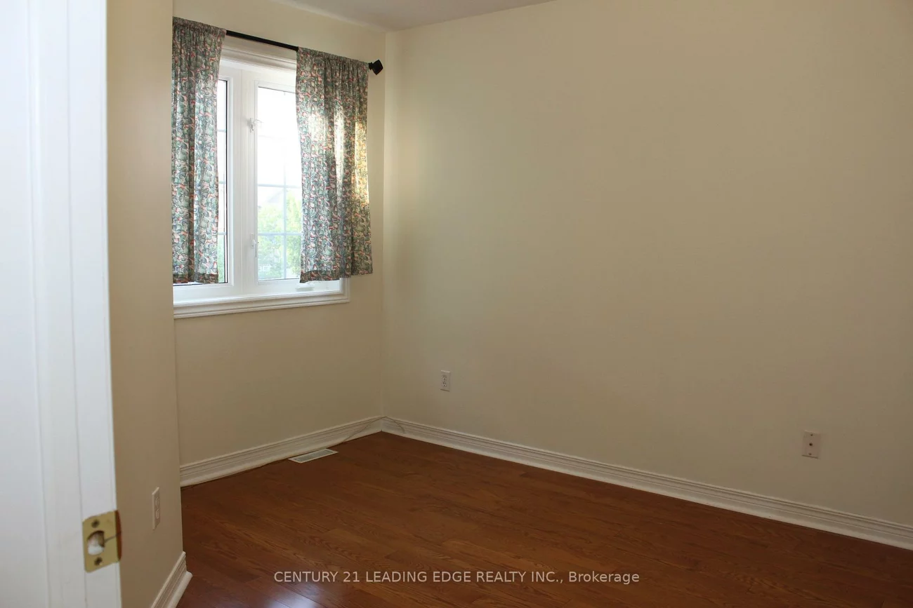 424, Oaktree, Meadowvale Village, Mississauga