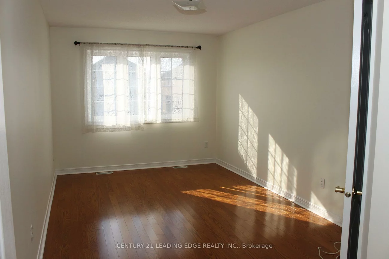 424, Oaktree, Meadowvale Village, Mississauga