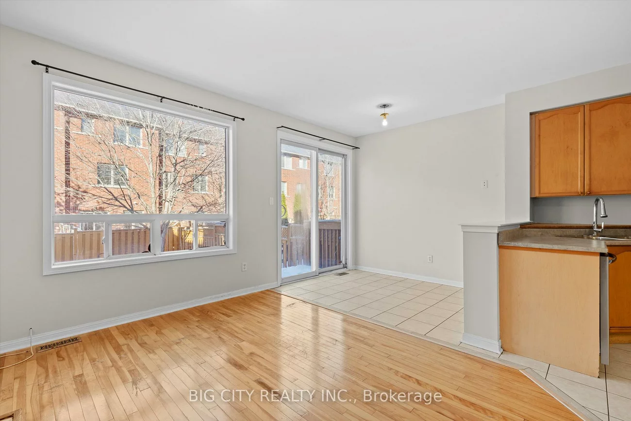 1419, Weir, East Credit, Mississauga