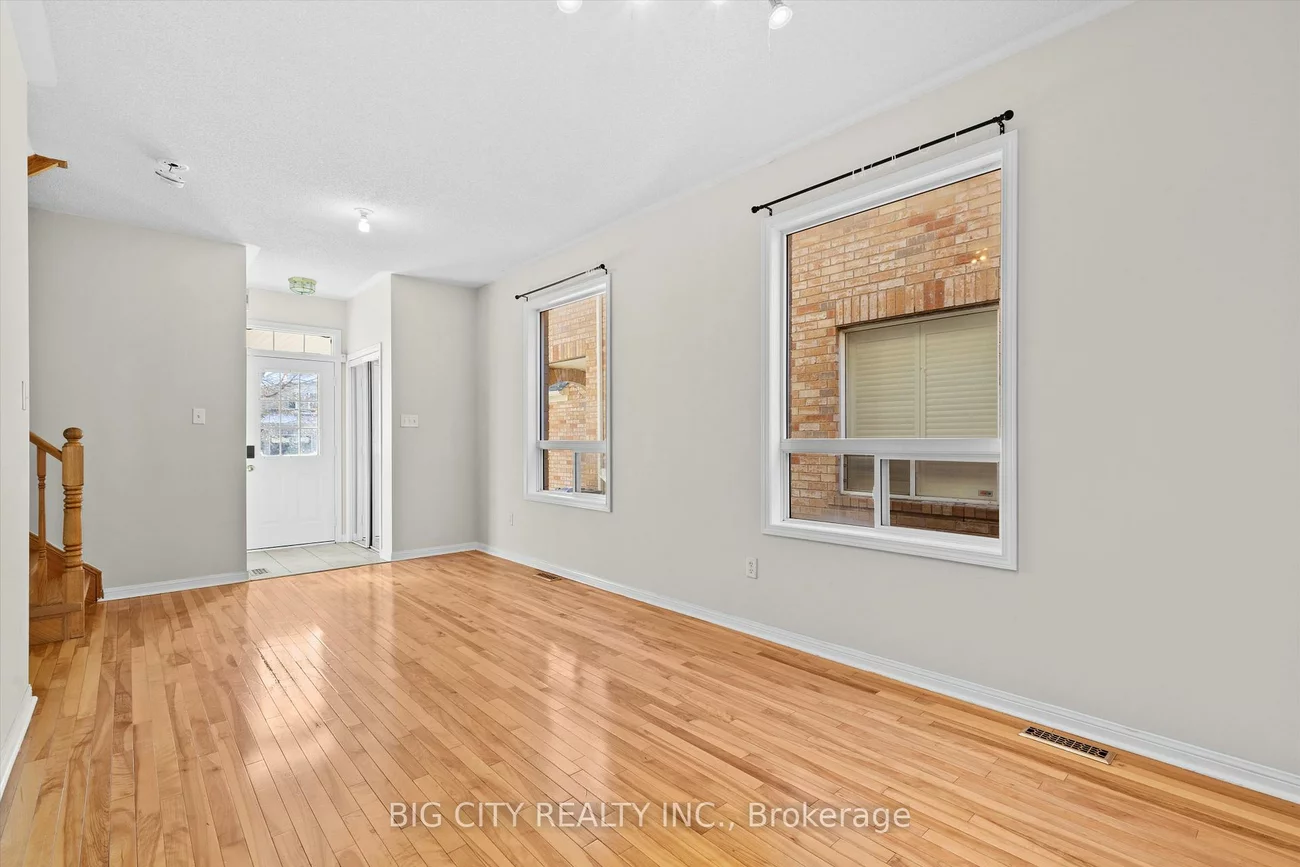 1419, Weir, East Credit, Mississauga