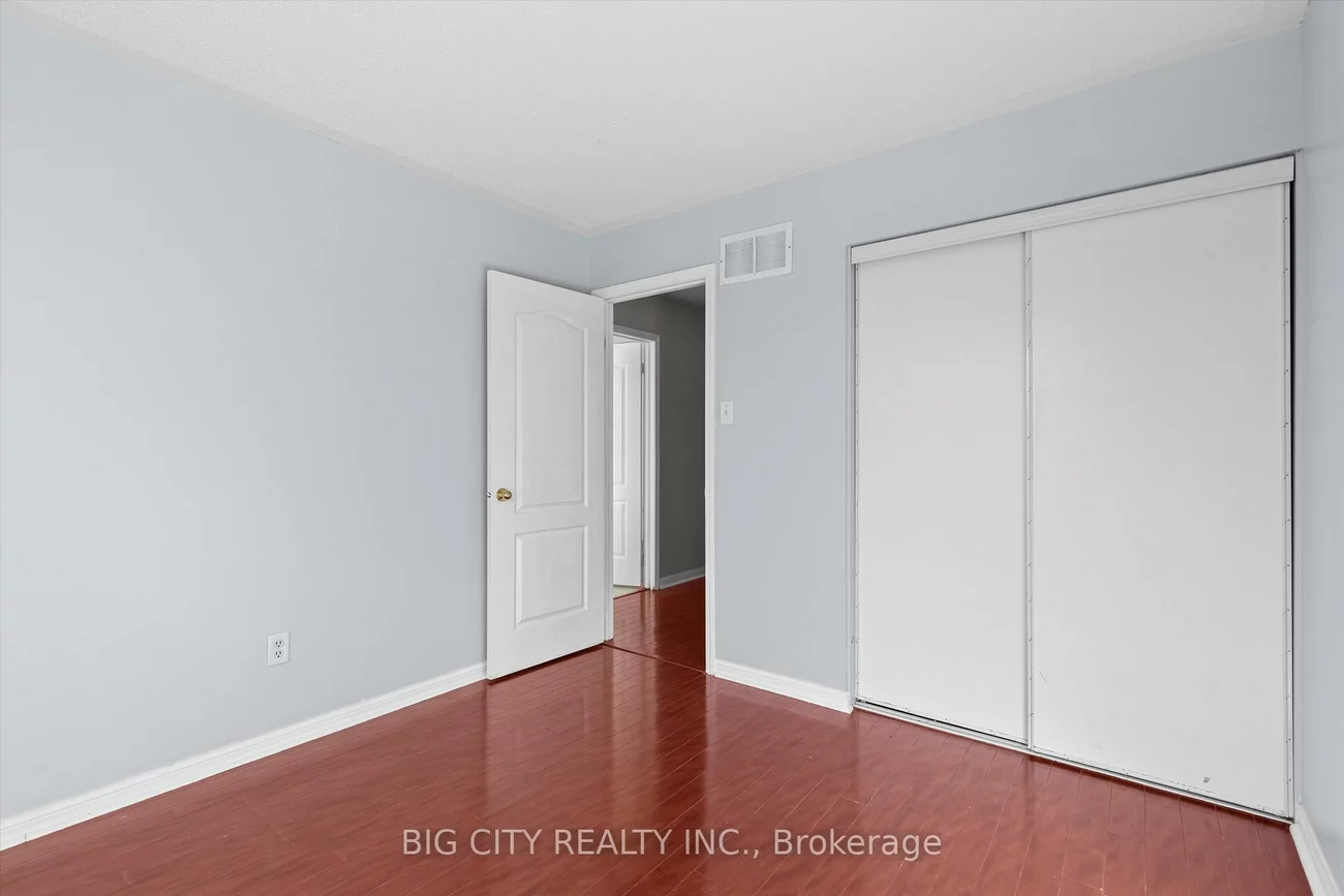 1419, Weir, East Credit, Mississauga