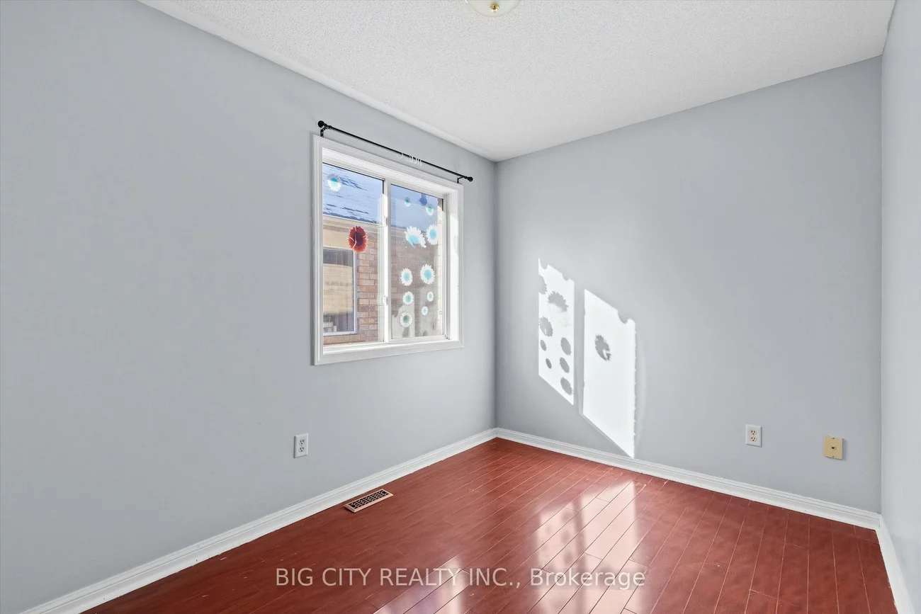 1419, Weir, East Credit, Mississauga