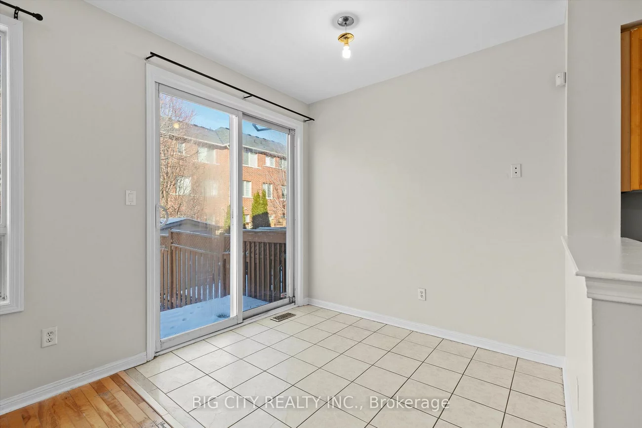 1419, Weir, East Credit, Mississauga