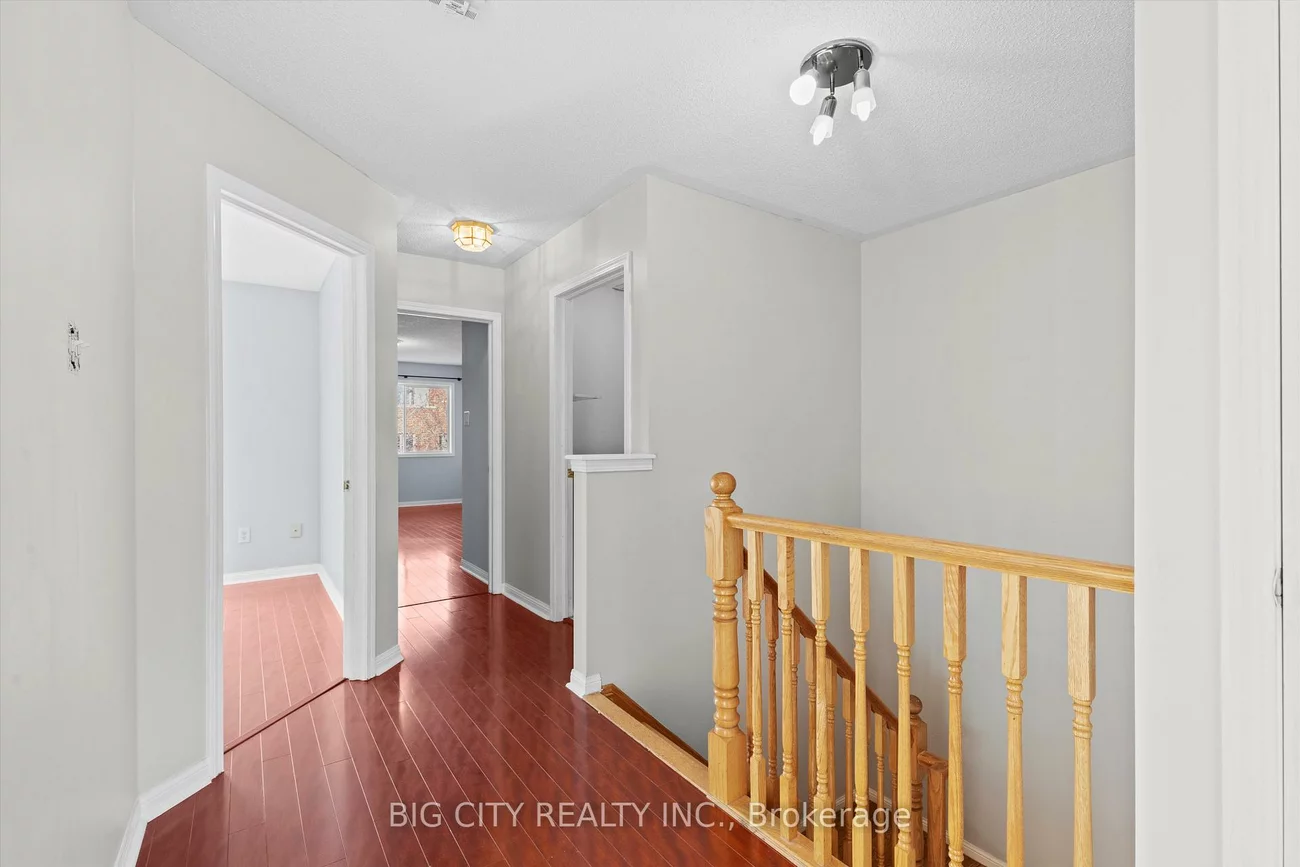 1419, Weir, East Credit, Mississauga