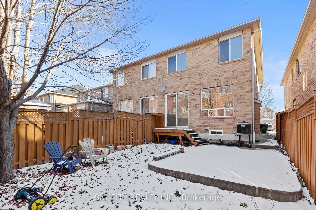 1419, Weir, East Credit, Mississauga