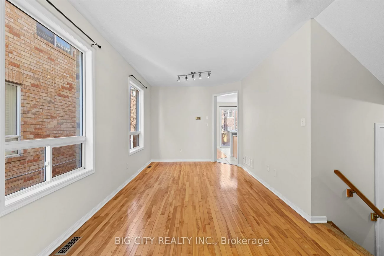 1419, Weir, East Credit, Mississauga