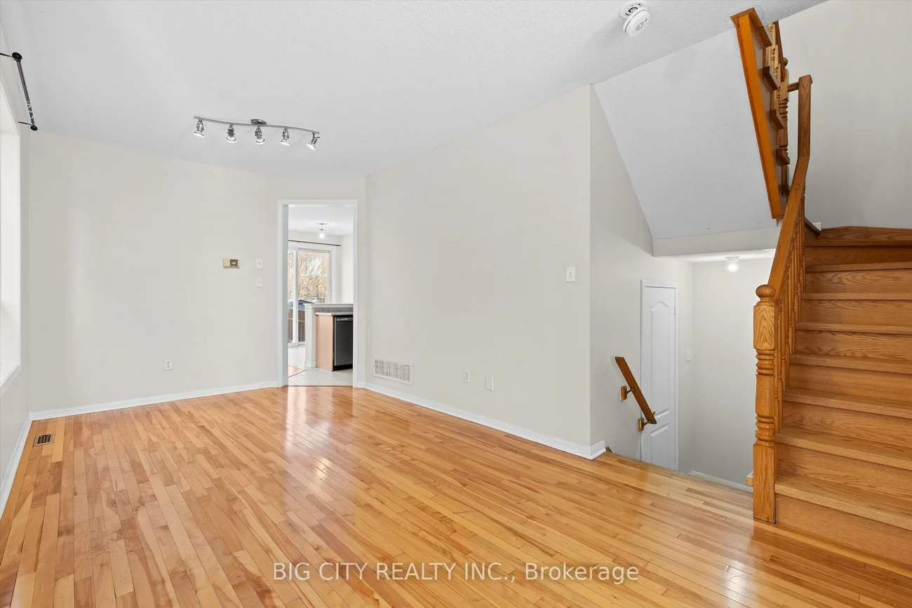 1419, Weir, East Credit, Mississauga