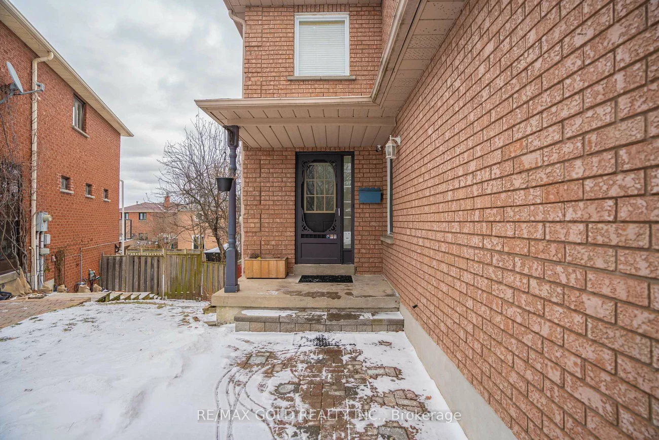 5563, Lockengate, Hurontario, Mississauga