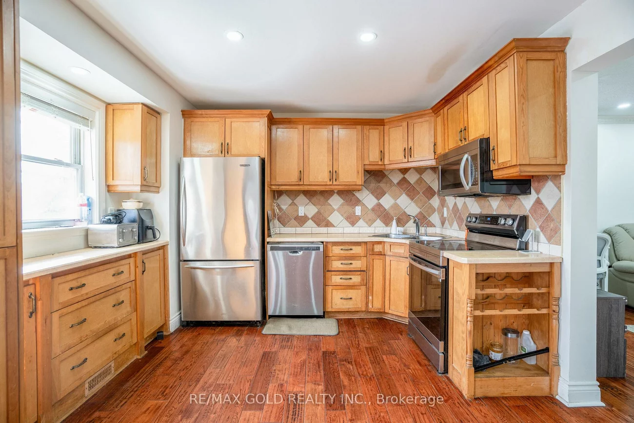 5563, Lockengate, Hurontario, Mississauga