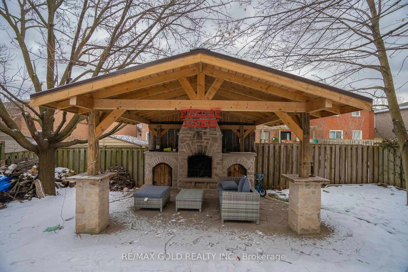 5563, Lockengate, Hurontario, Mississauga