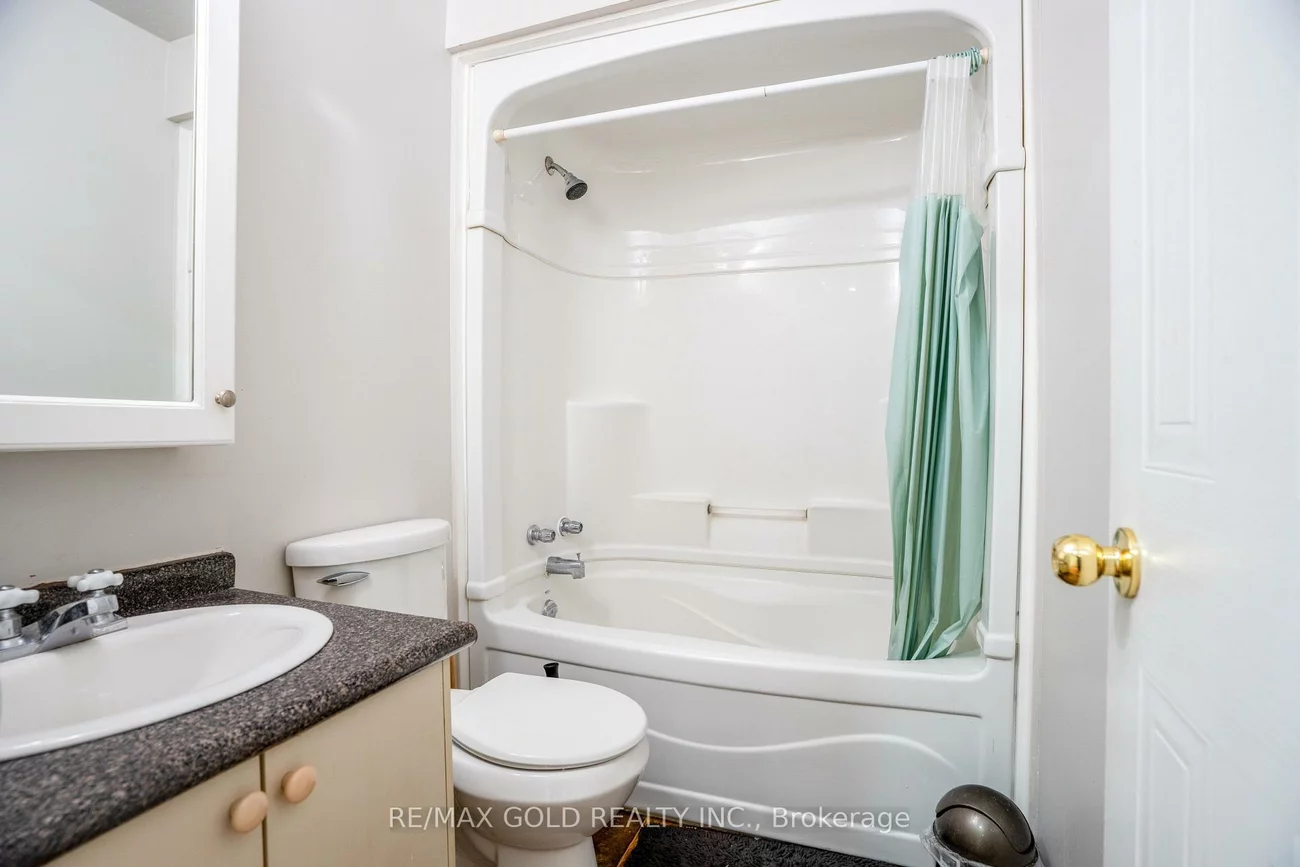 5563, Lockengate, Hurontario, Mississauga