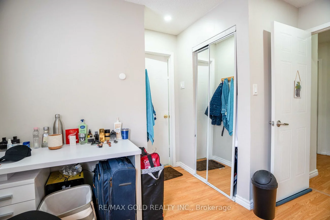 5563, Lockengate, Hurontario, Mississauga