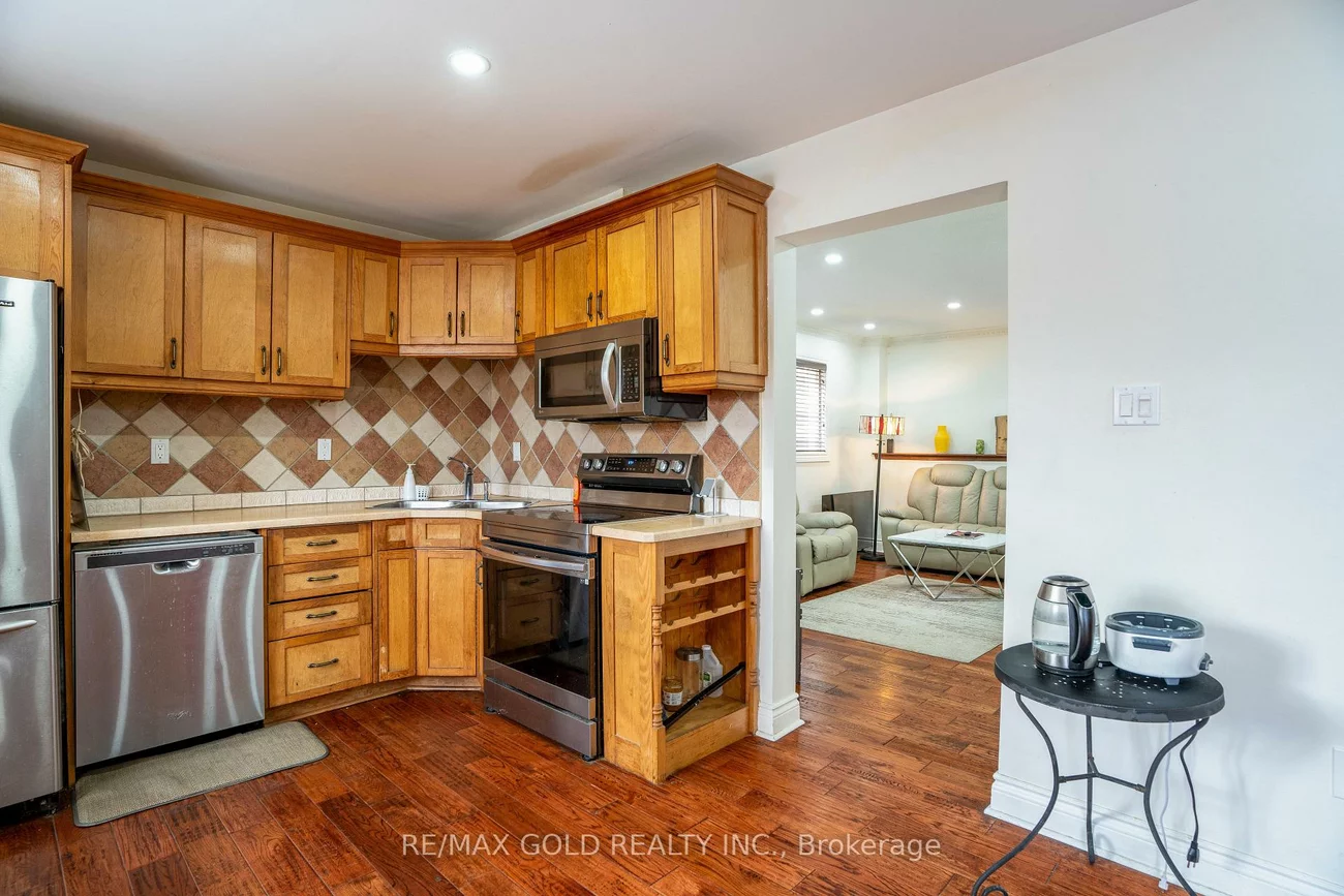 5563, Lockengate, Hurontario, Mississauga