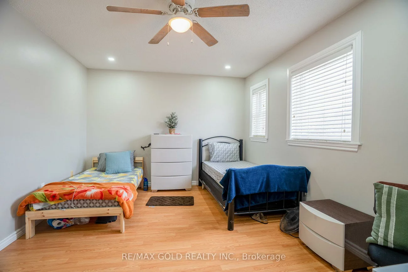 5563, Lockengate, Hurontario, Mississauga