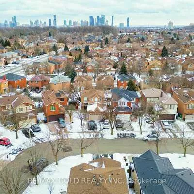 5563, Lockengate, Hurontario, Mississauga