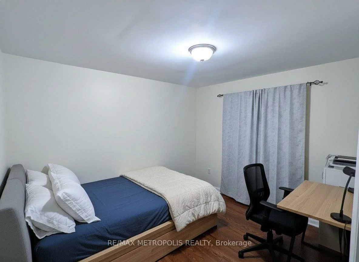 897, Consort, Erindale, Mississauga