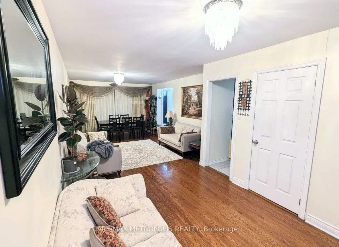 897, Consort, Erindale, Mississauga