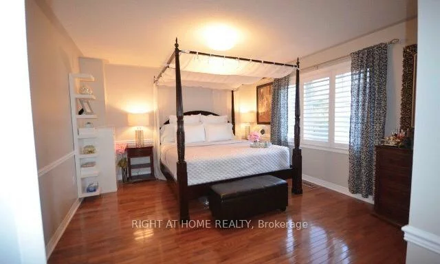 7009, Lessard, Meadowvale Village, Mississauga