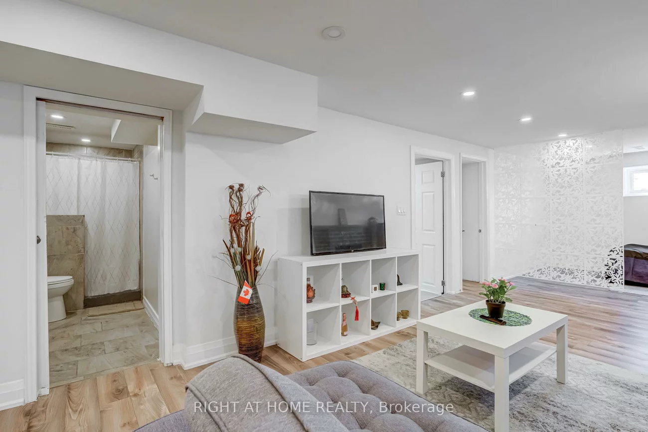 484, Kelvedon, Rathwood, Mississauga