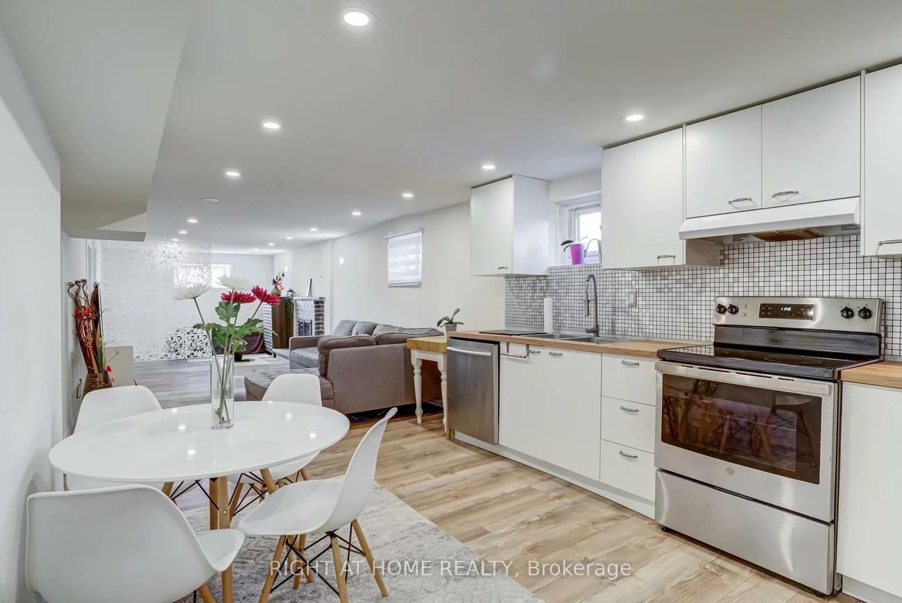 484, Kelvedon, Rathwood, Mississauga