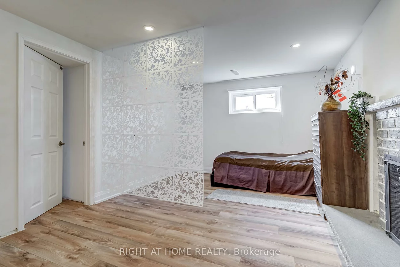 484, Kelvedon, Rathwood, Mississauga