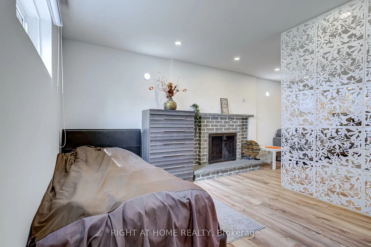 484, Kelvedon, Rathwood, Mississauga