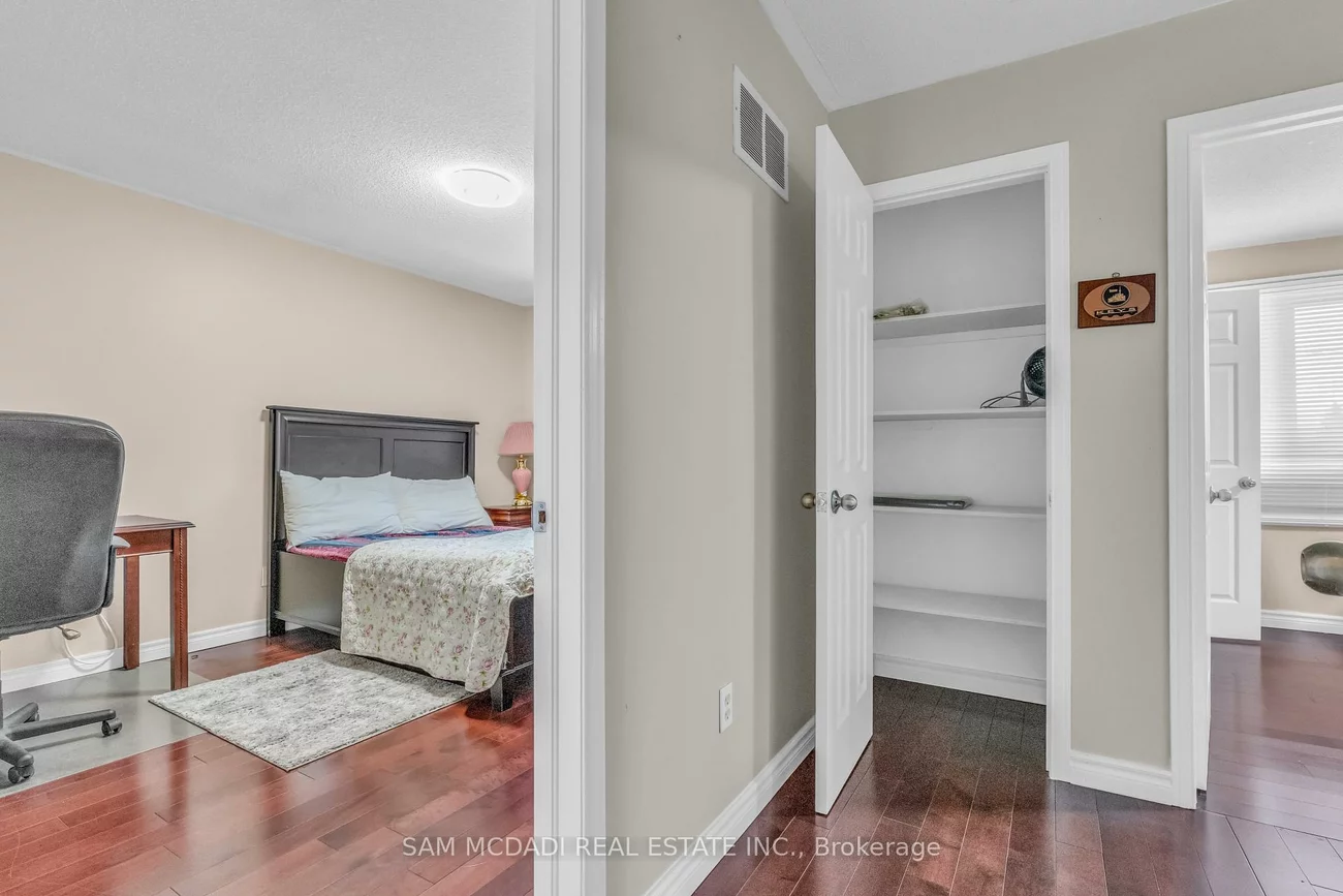 734, Woburn Woods, Creditview, Mississauga