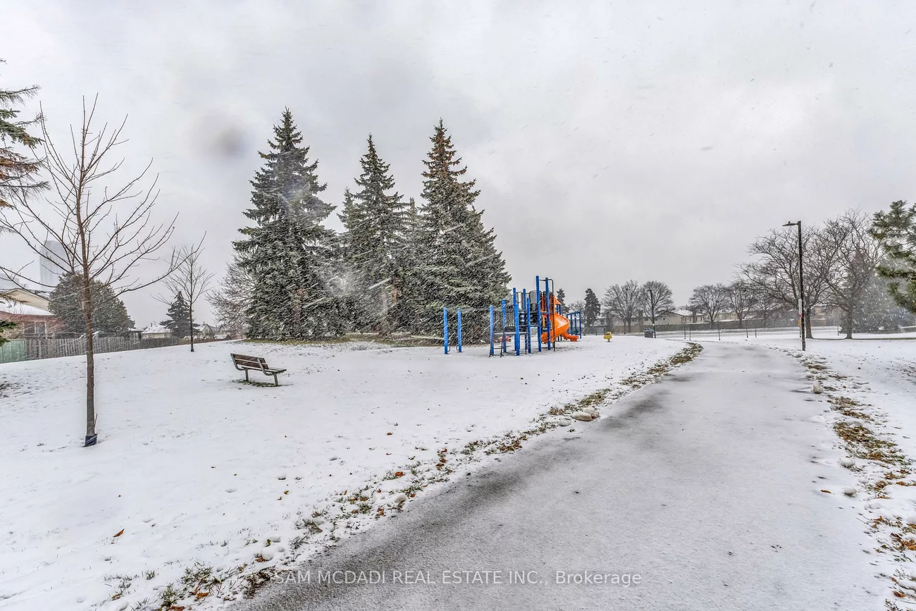 734, Woburn Woods, Creditview, Mississauga