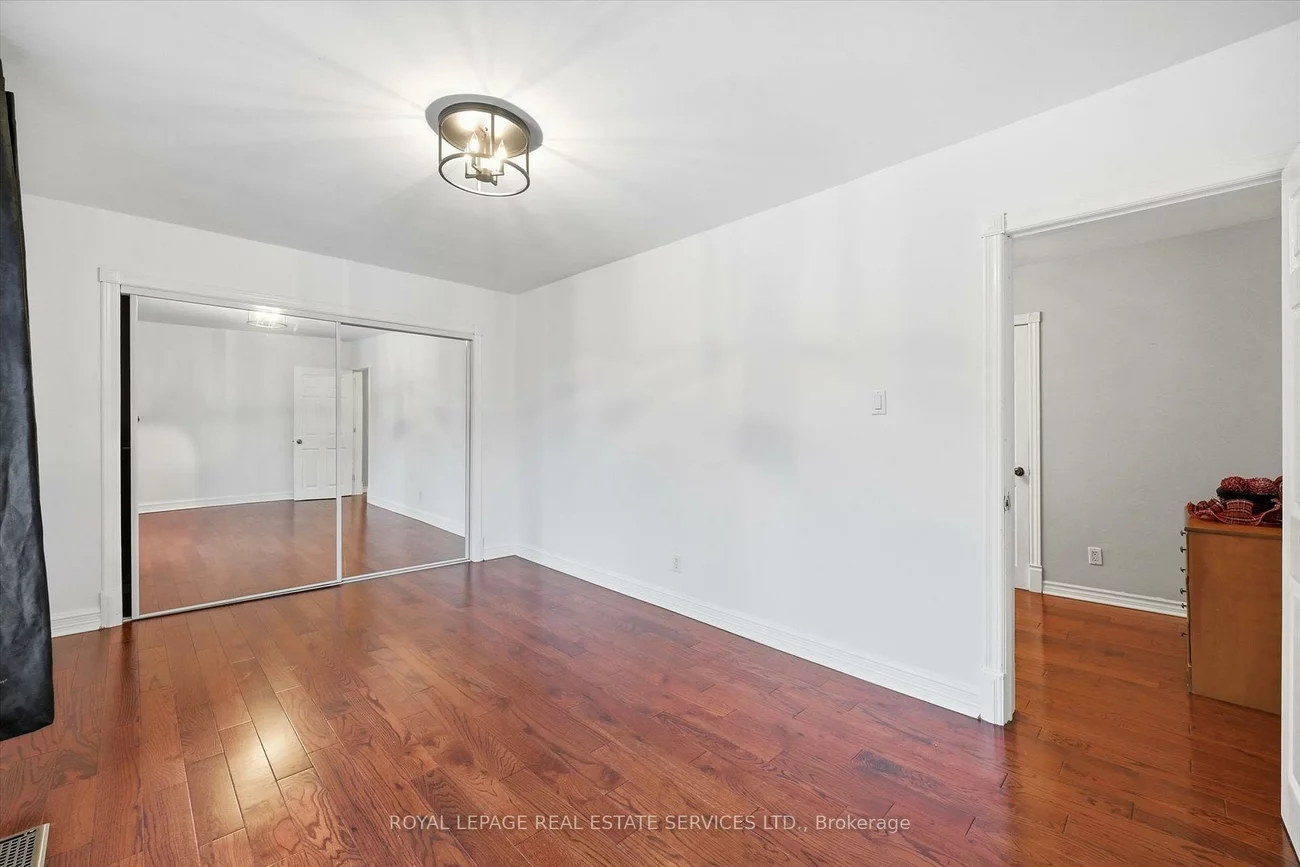 2299, Wiseman, Clarkson, Mississauga