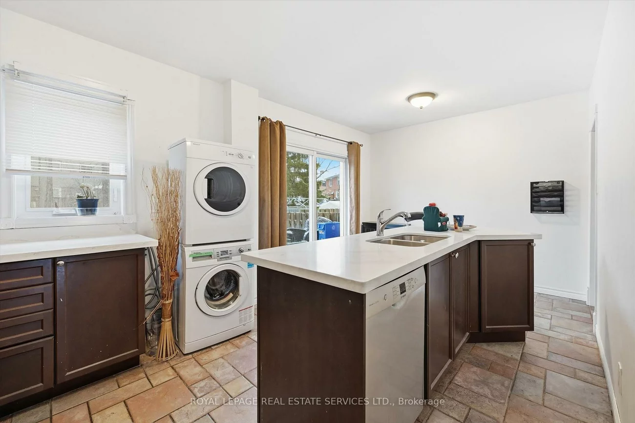 2299, Wiseman, Clarkson, Mississauga