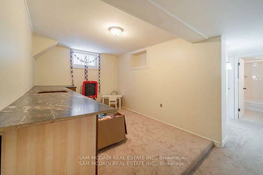 1730, Sunningdale, Clarkson, Mississauga