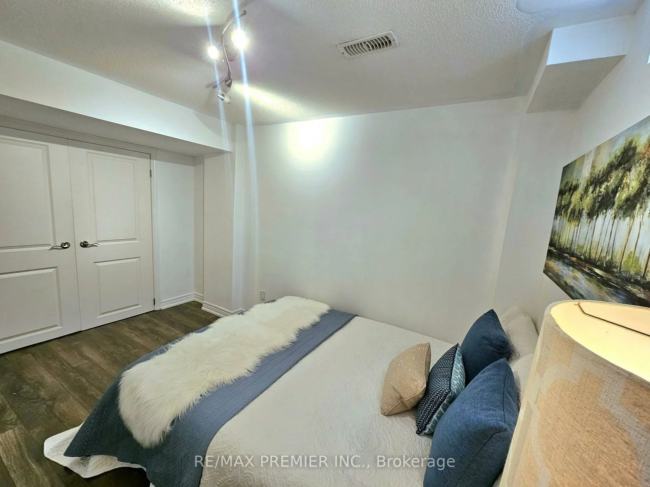 3900, Arvona, Churchill Meadows, Mississauga