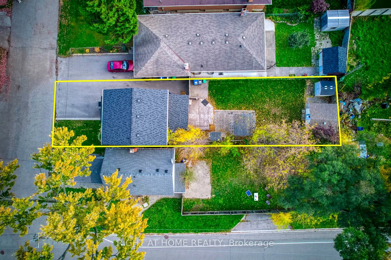 1076, Eastmount, Lakeview, Mississauga