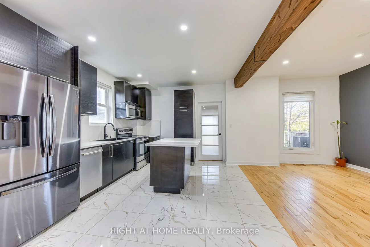 1076, Eastmount, Lakeview, Mississauga