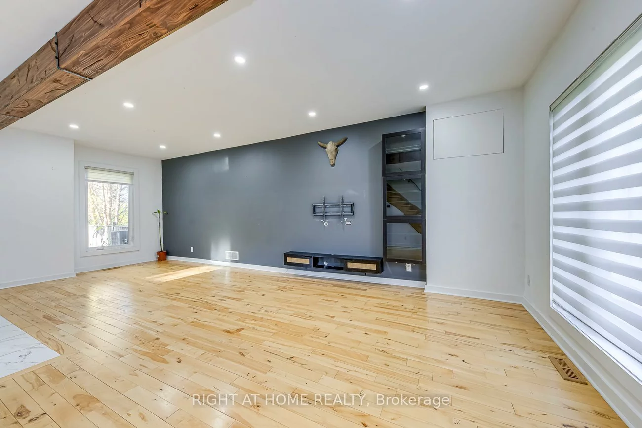 1076, Eastmount, Lakeview, Mississauga