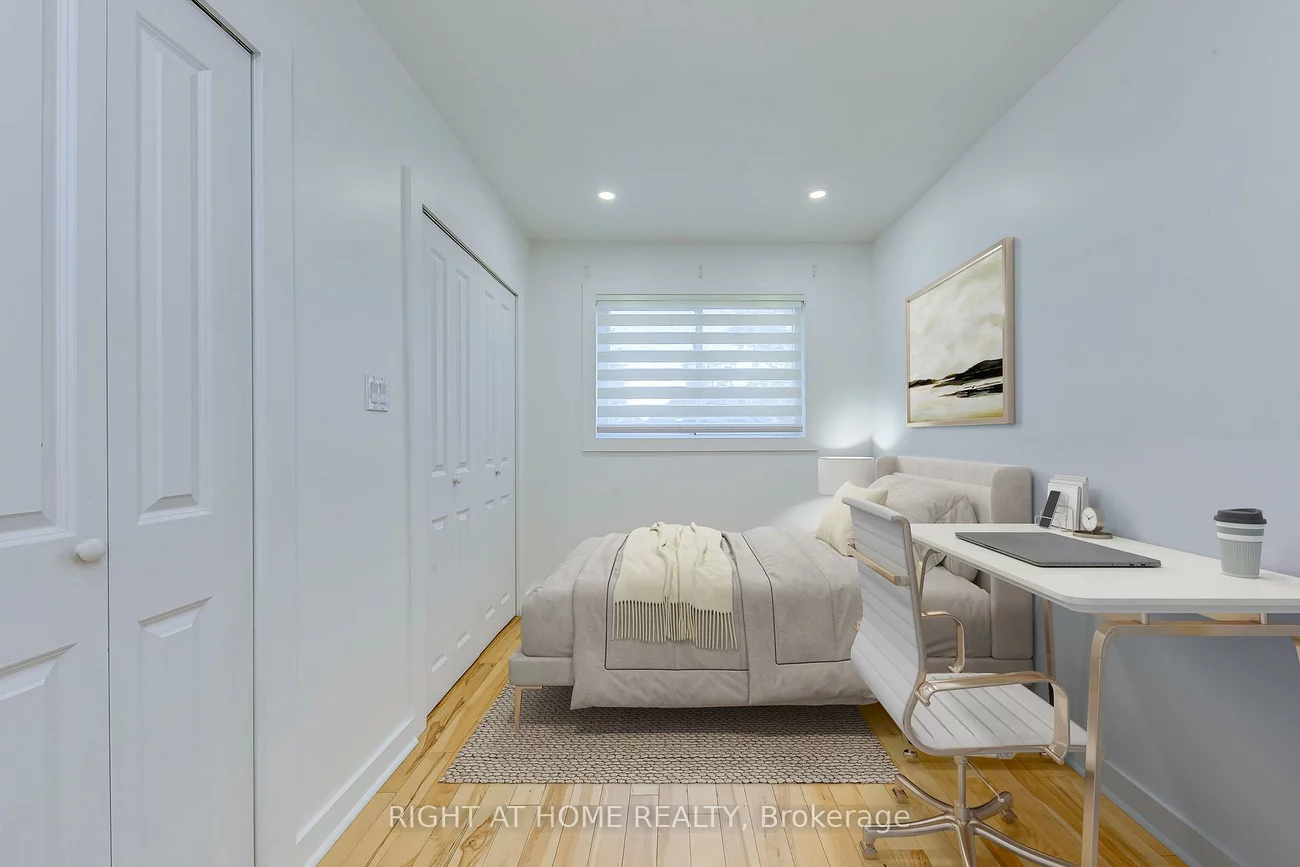 1076, Eastmount, Lakeview, Mississauga