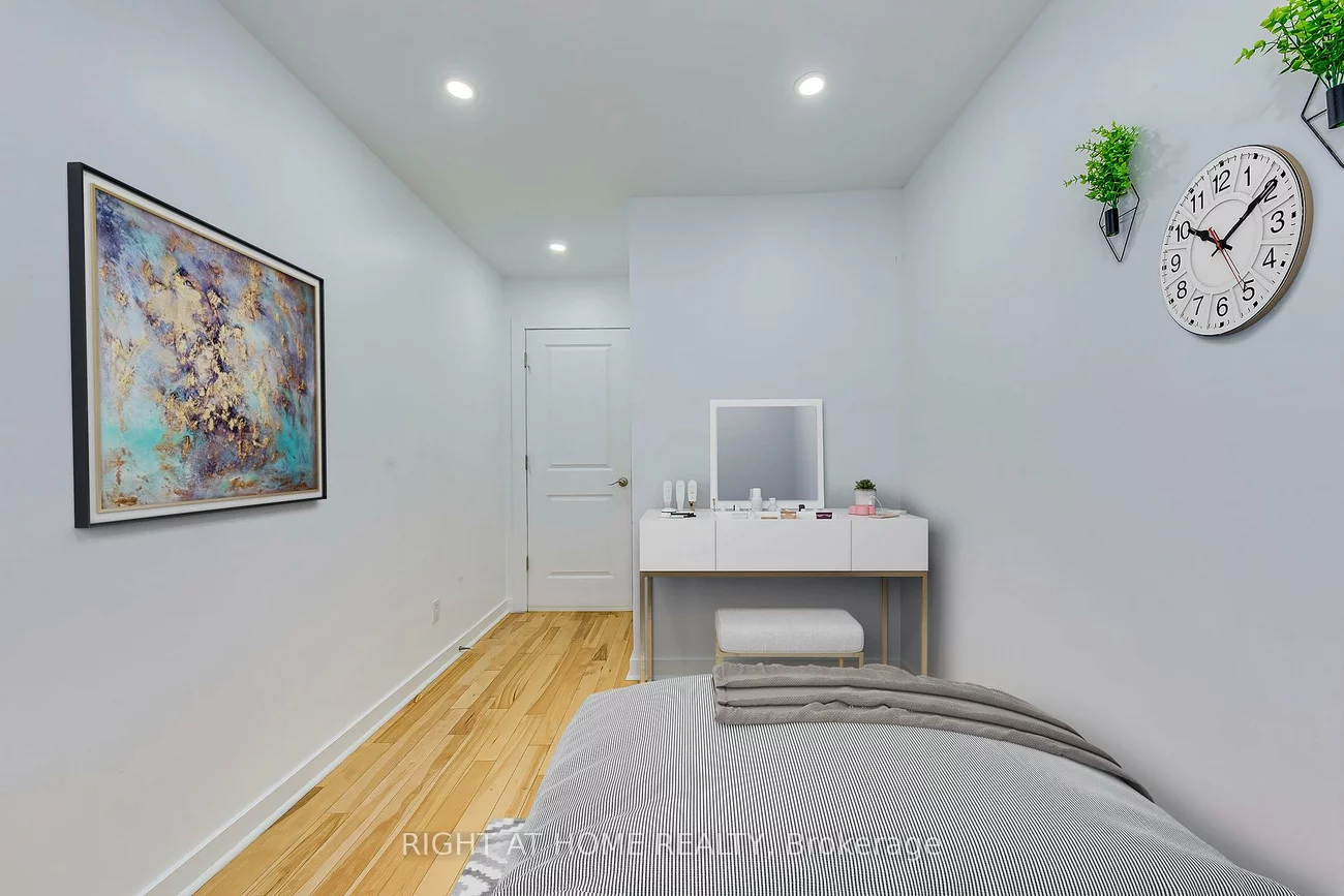 1076, Eastmount, Lakeview, Mississauga