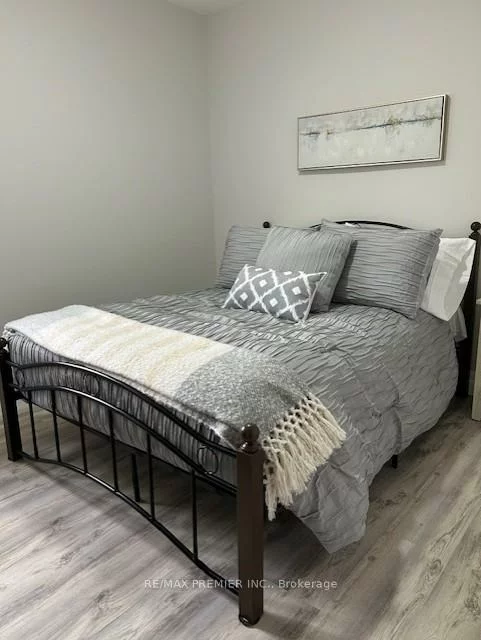 235, Louis, Cooksville, Mississauga