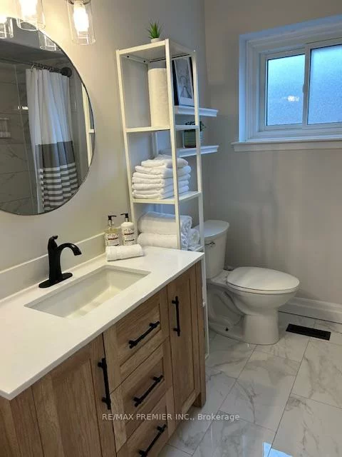 235, Louis, Cooksville, Mississauga