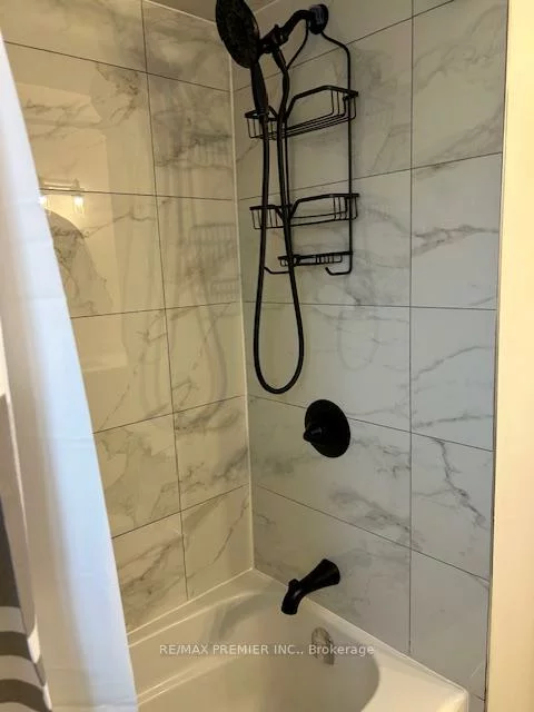 235, Louis, Cooksville, Mississauga