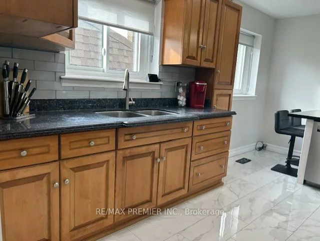 235, Louis, Cooksville, Mississauga