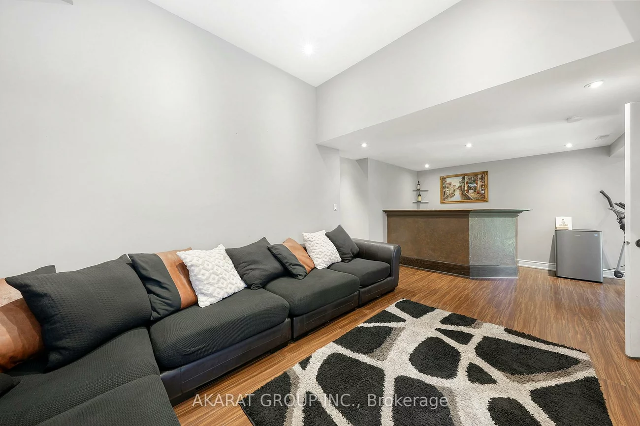 2365, Bankside, Central Erin Mills, Mississauga