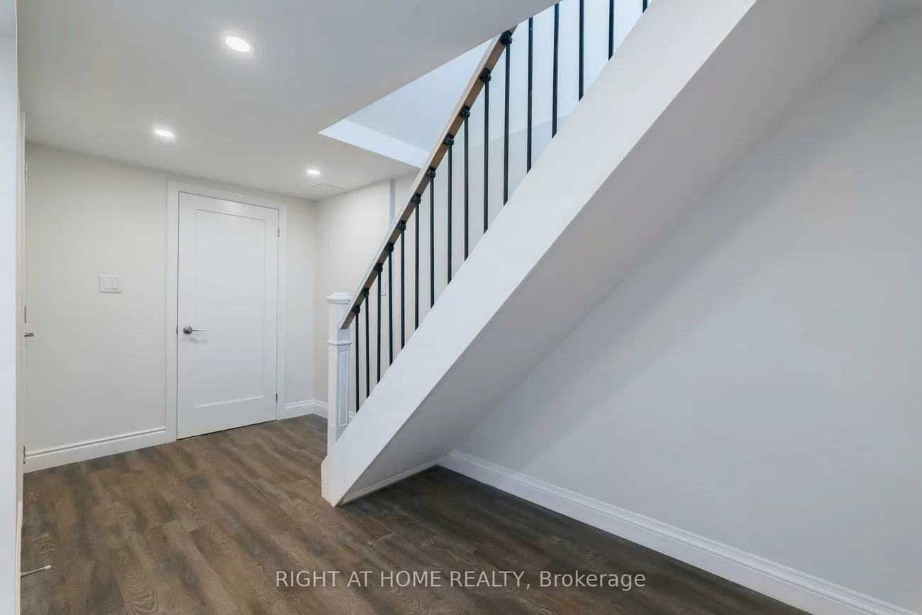 2668, Hollington, Sheridan, Mississauga