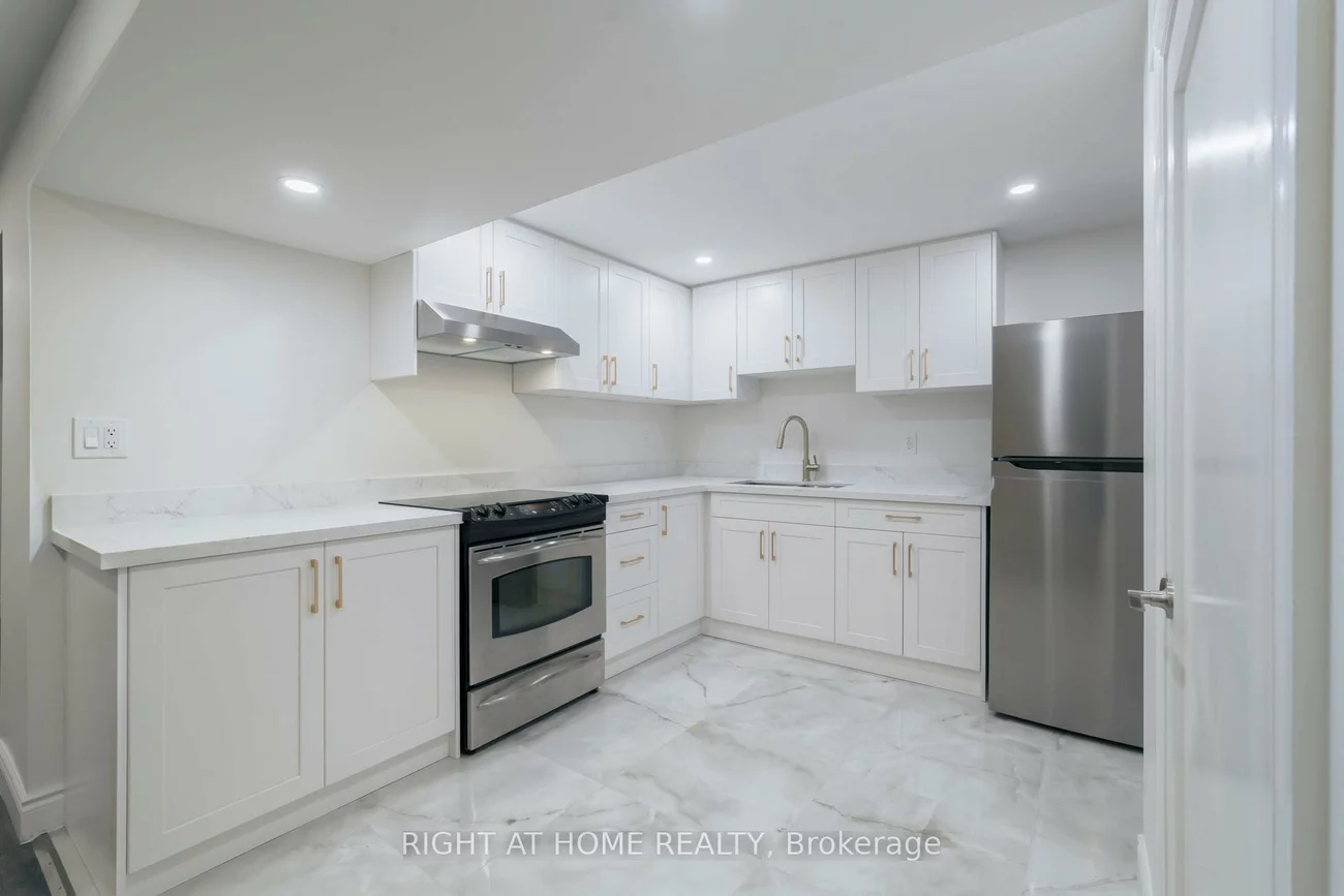 2668, Hollington, Sheridan, Mississauga