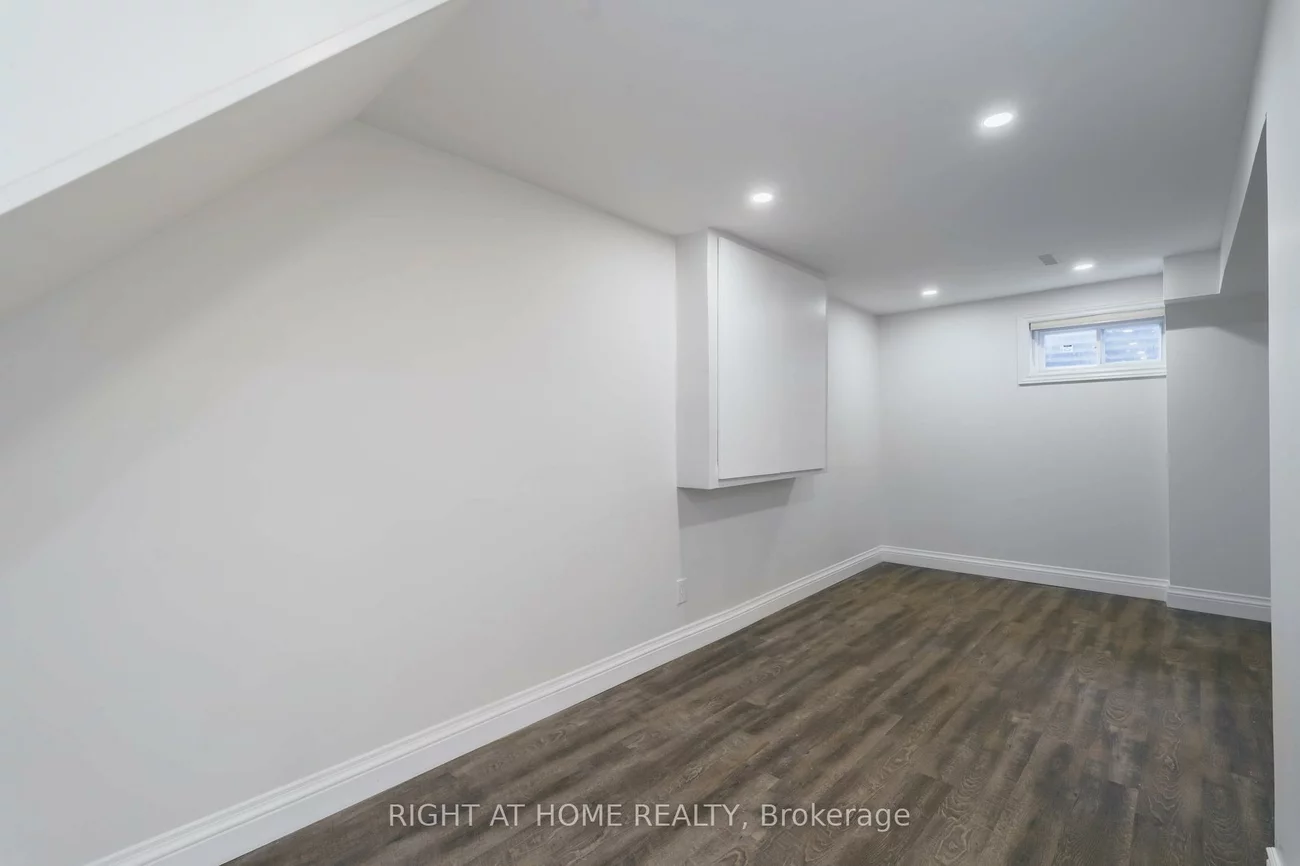 2668, Hollington, Sheridan, Mississauga