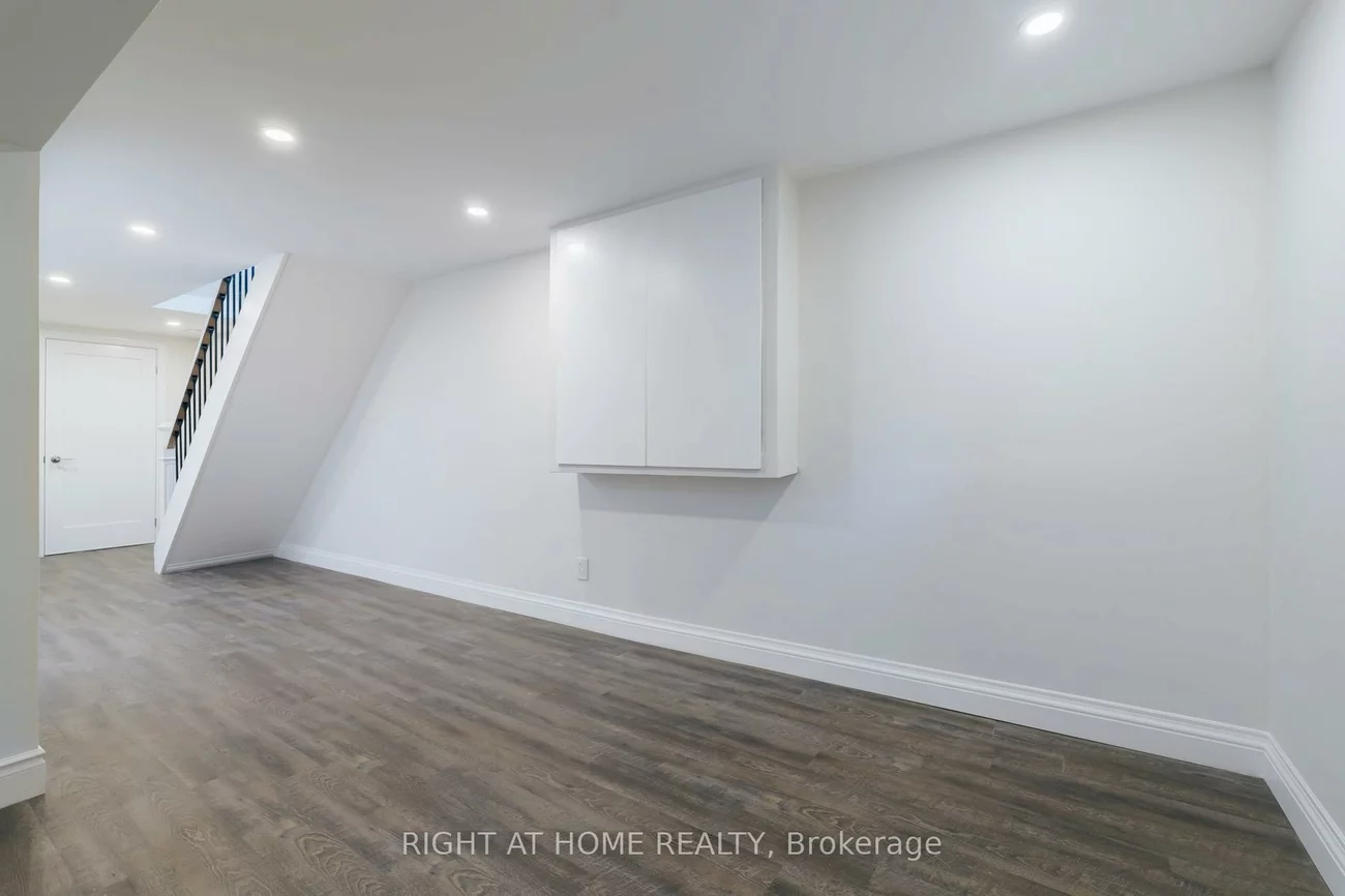 2668, Hollington, Sheridan, Mississauga